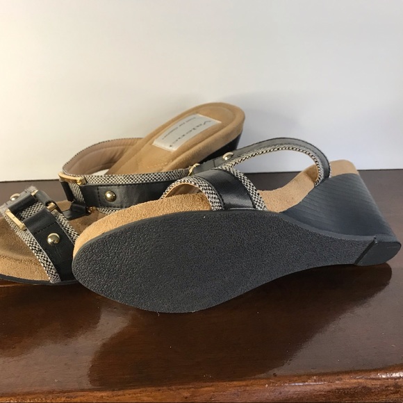 AJ Valenci Black Wedge Sandals - Picture 6 of 9